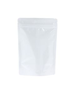 Gl&auml;nzend wei&szlig;er Doypack-Standbodenbeutel mit Einrei&szlig;kerbe und Druckverschluss.